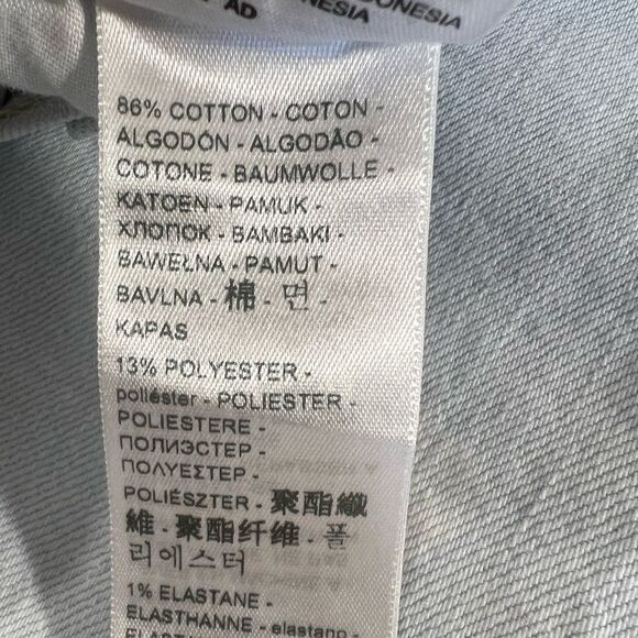 Levi’s SilverTab Light Wash Mom Jean - Picture 7 of 16